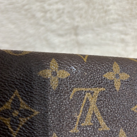Auth. LOUIS VUITTON Monogrammed Authentic Bifold Wallet - Picture 4 of 8